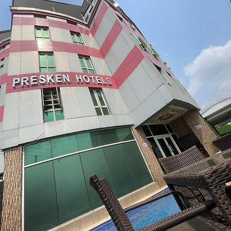 Presken Hotel At International Airport Road Ikeja Ngoại thất bức ảnh
