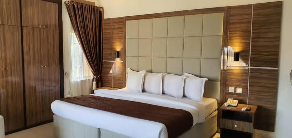 Presken Hotel At International Airport Road Ikeja Ngoại thất bức ảnh