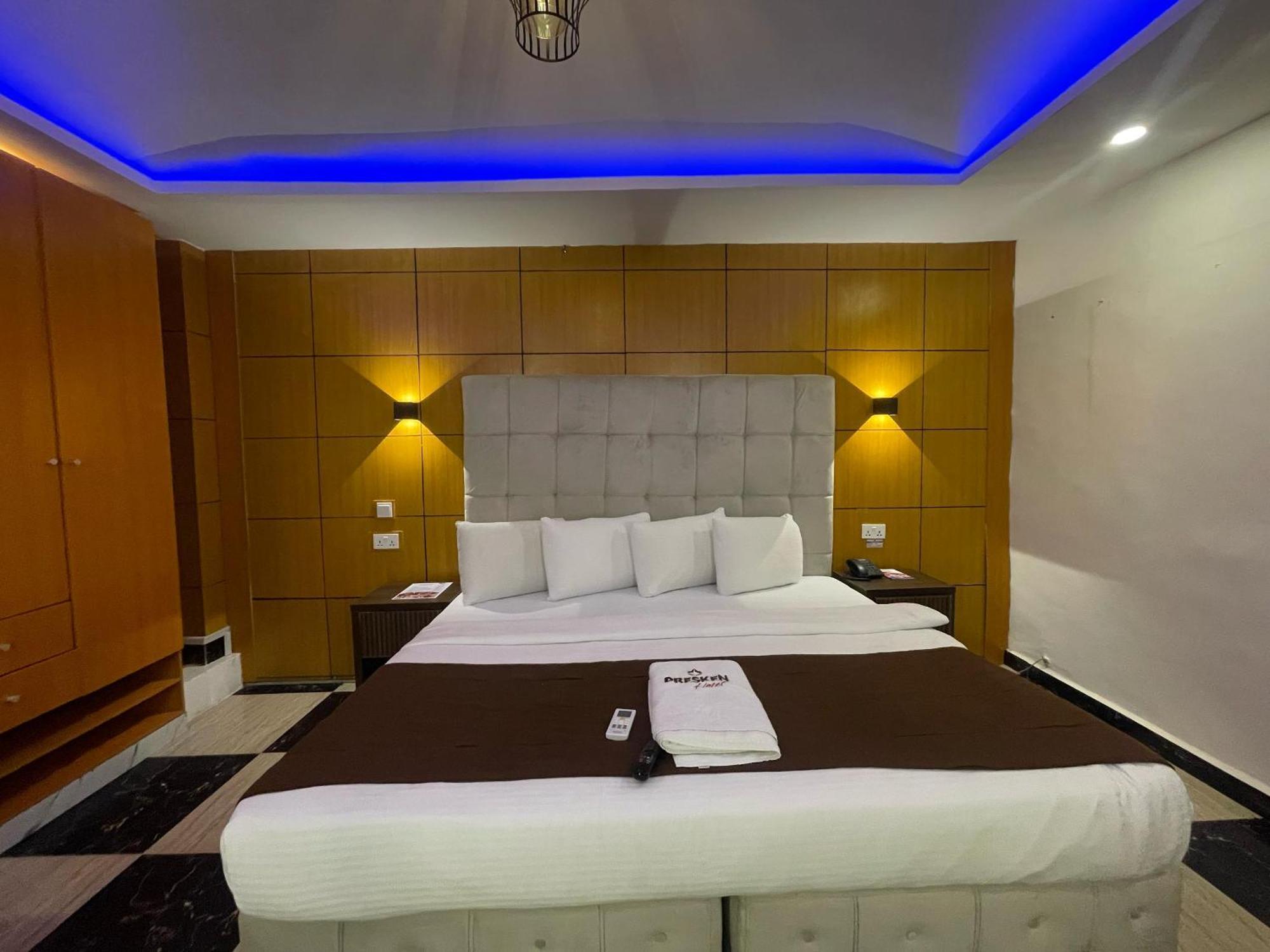 Presken Hotel At International Airport Road Ikeja Ngoại thất bức ảnh