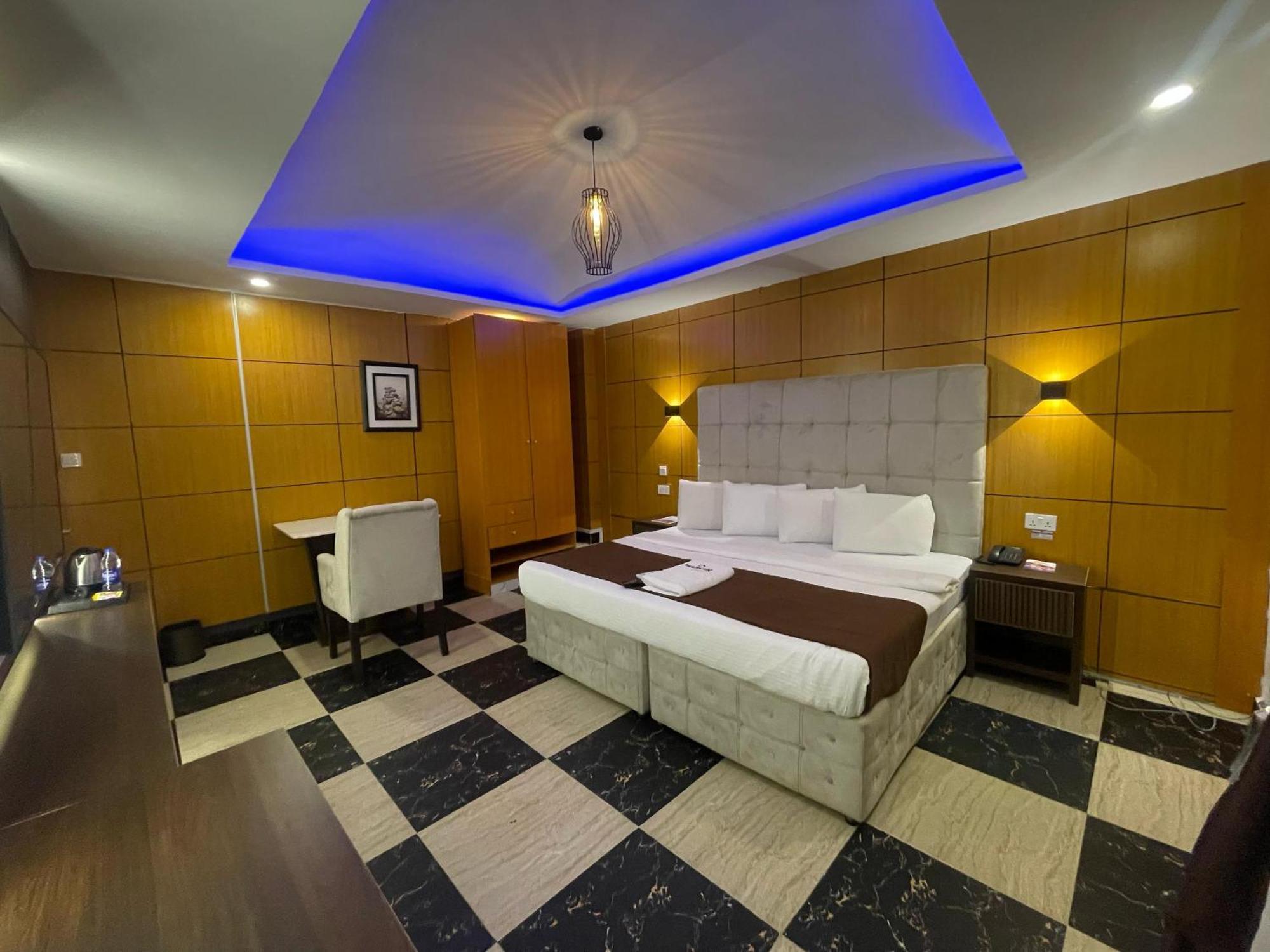 Presken Hotel At International Airport Road Ikeja Ngoại thất bức ảnh