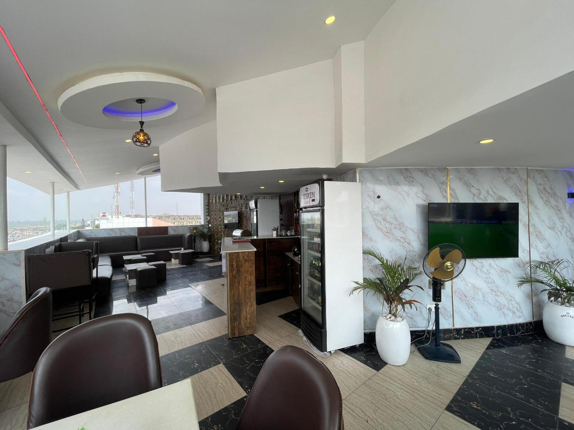 Presken Hotel At International Airport Road Ikeja Ngoại thất bức ảnh