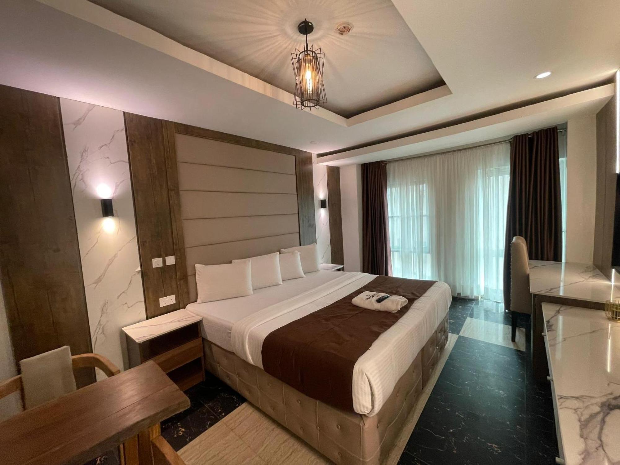Presken Hotel At International Airport Road Ikeja Ngoại thất bức ảnh