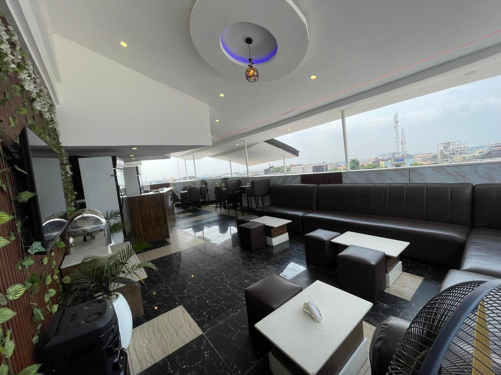 Presken Hotel At International Airport Road Ikeja Ngoại thất bức ảnh