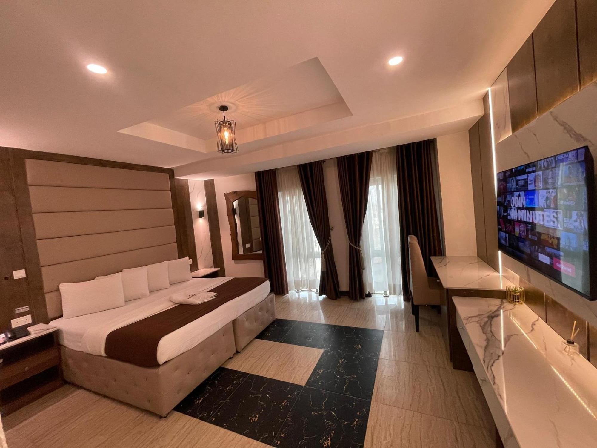 Presken Hotel At International Airport Road Ikeja Ngoại thất bức ảnh