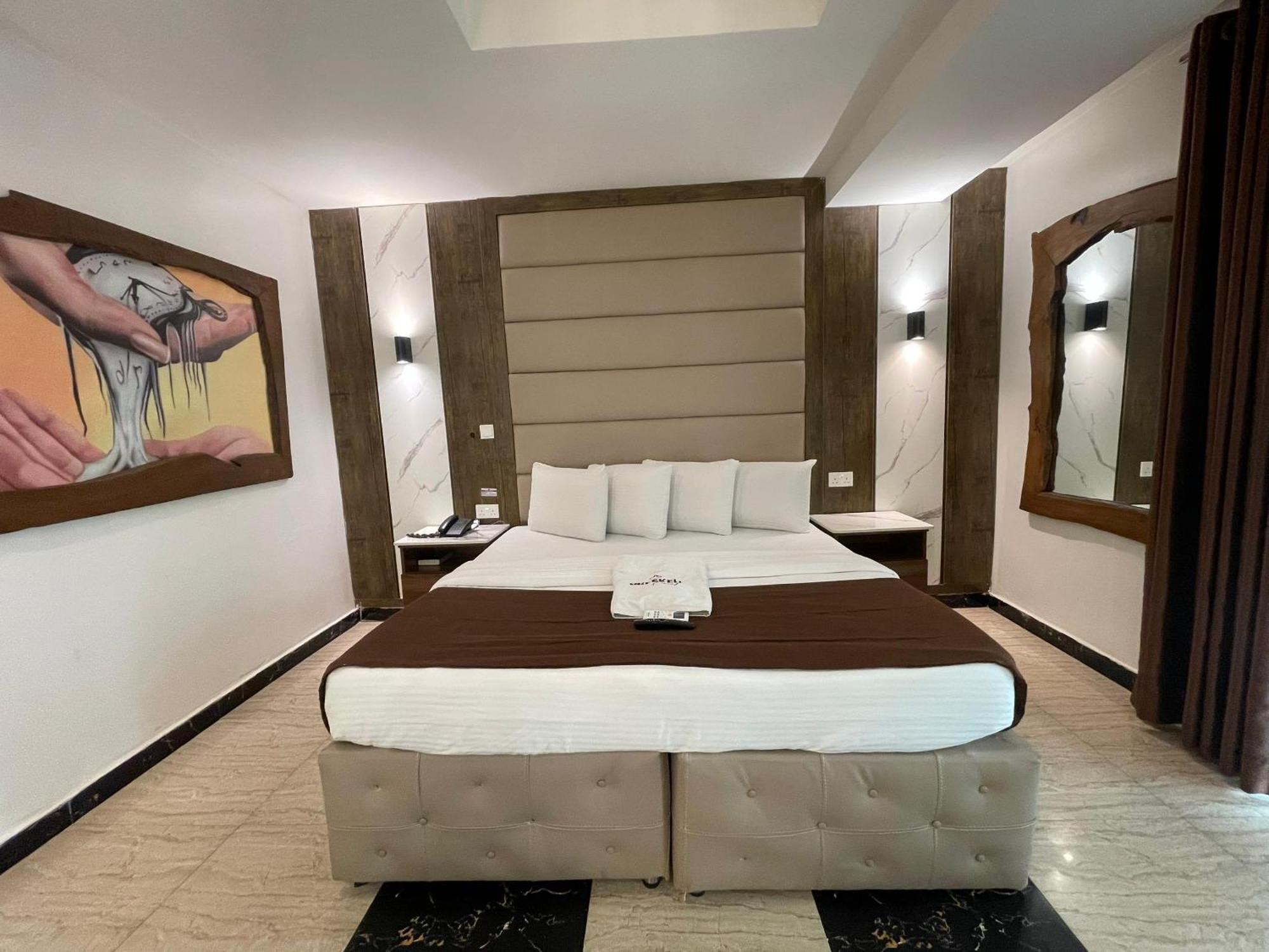 Presken Hotel At International Airport Road Ikeja Ngoại thất bức ảnh